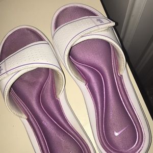 Nike comfort footbed slides